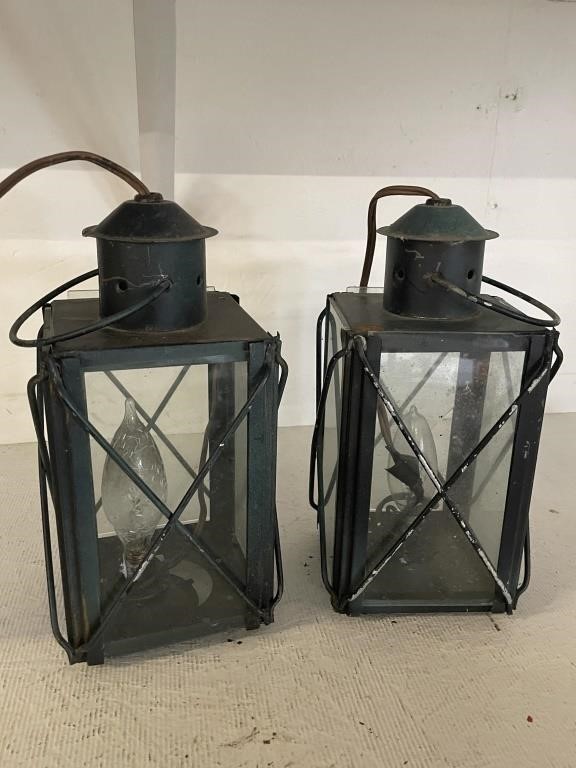 S/2 Electric Lantern Style Light Fixtures