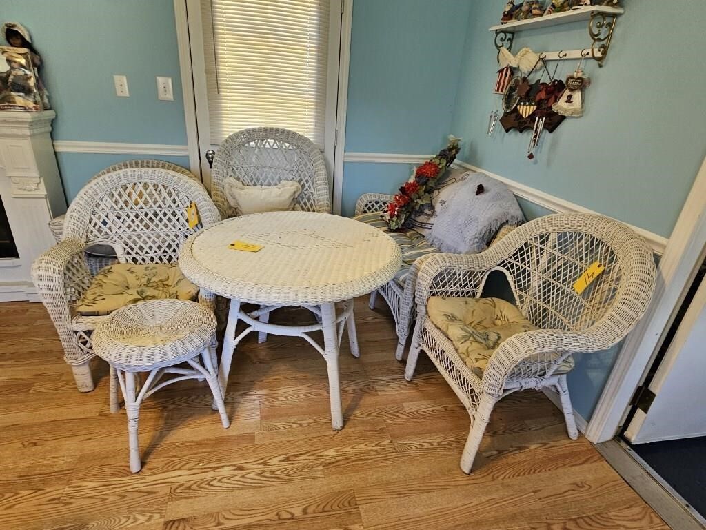 MODERN WICKER 7 PCS.