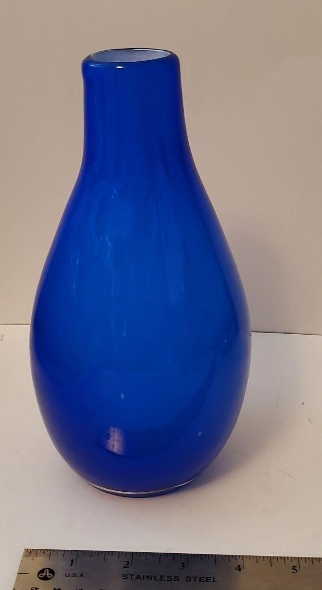 CASED COBALT BLUE GLASS VASE