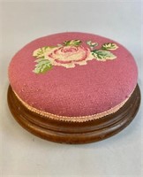 ANTIQUE VICTORIAN NEEDLEPOINT STOOL