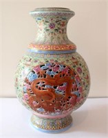 Qing dynasty three section porcelain vase