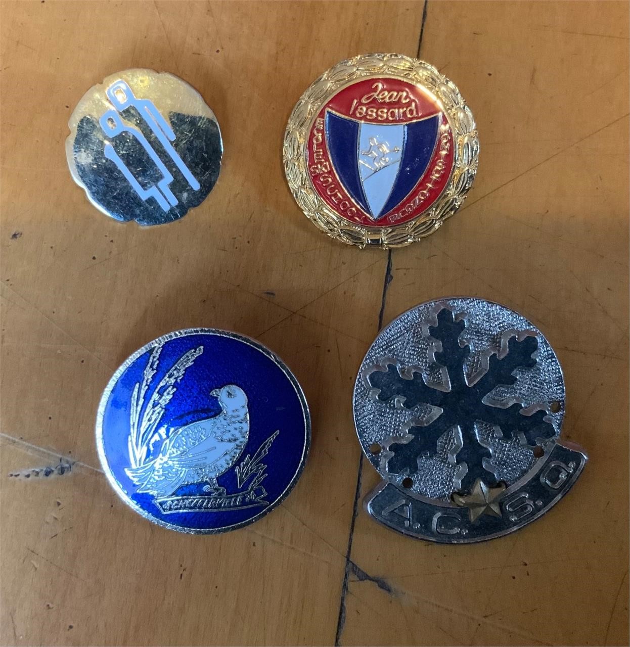 Lot of 4 Brooches/Pins