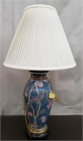 Pretty Asian Style Table Lamp. Works
