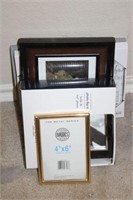SELECTION OF PICTURE FRAMES