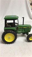 John Deere 2550 fwa 1/16 ertl