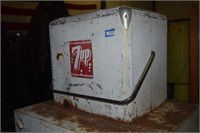 Vtg 7-Up Cooler without Lid