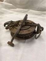 The Chain reel for raising and lowering an