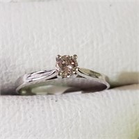 $1200 10K  Diamond(0.22ct) Ring