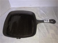 Cast iron skillet