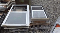 Pallet of 12 small windows