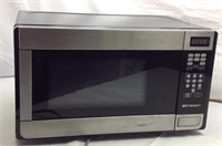 D3) SMALL MICROWAVE, 700 WATTS, GOOD CONDITION,