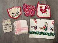 Vintage Assorted Linens Pot Holder Bag Tapestry