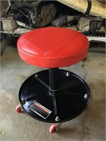 PIttsburgh adjustable shop stool