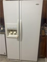 Whirlpool side by side refrigerator w/ice maker