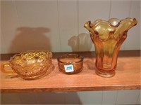 Amber lot w vase, ashtray, bowl