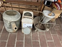 VTG WATERING CAN AND JUICER