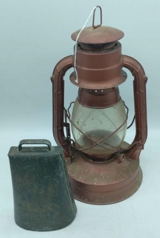 (E) Red Dietz #.8 Air Pilot Lantern with Crack in