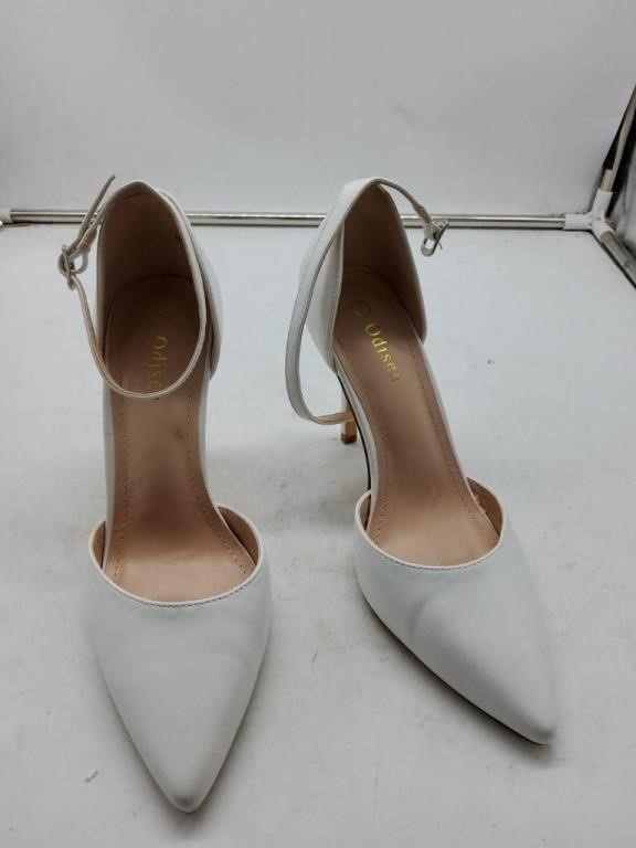 Odisen size 7 white heels