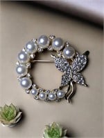 Rhinestone and "pearl" butterfly brooch