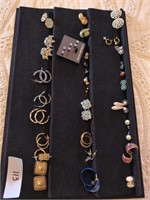 Tray lot of jewelry