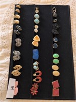 Tray lot of earrings