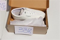 NIB SIZE 8 EASY SPIRITS