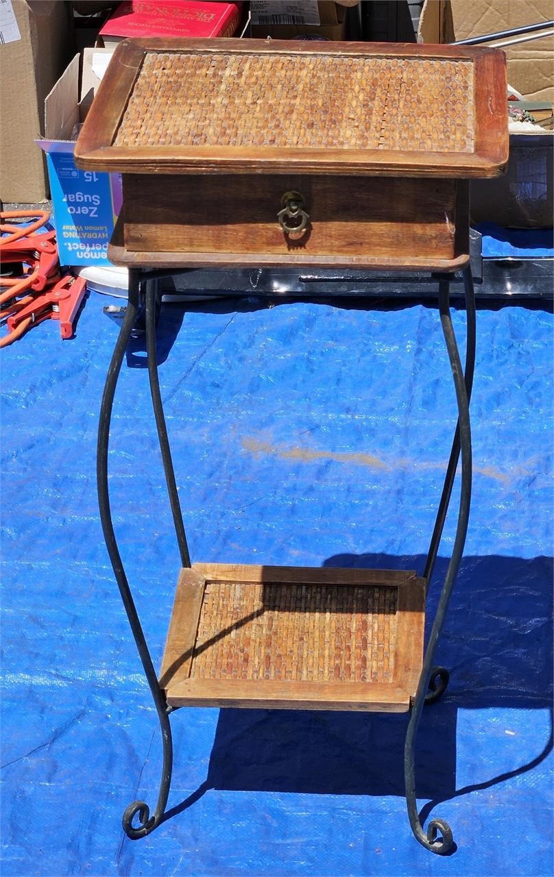 VINTAGE PLANT STAND WOOD & METAL