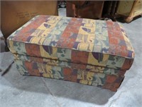 LARGE CLOTH COVERED LIFT TOP STORAGE OTTOMAN
