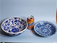 Set Of 2 Blue and White Bowls