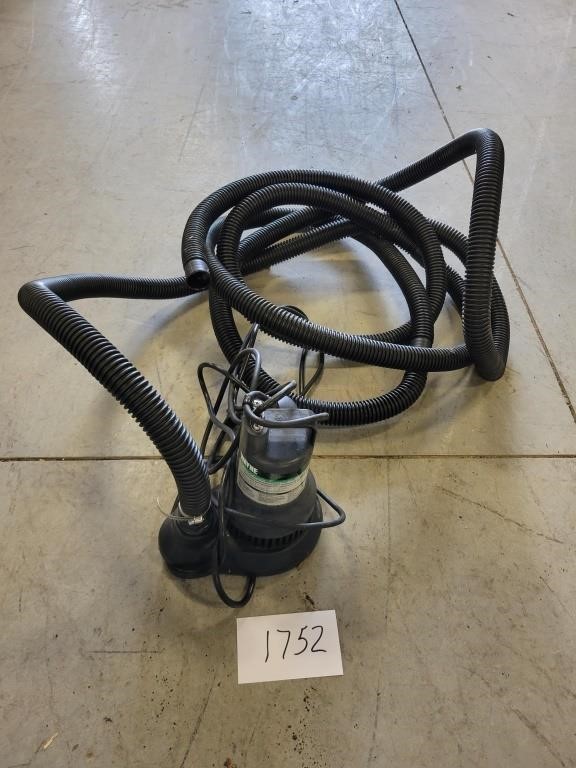 1/3 hp submersible pump & Hose