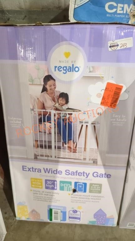Regalo extra wide safety gate