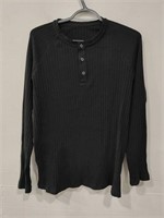 ($25) Men's Long Sleeve Buttons t-shirt, M
