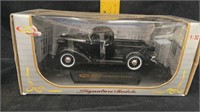 Diecast Signature 1937 Studebaker Pickup