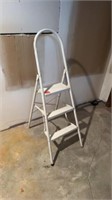 3 STEP STOOL