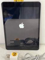 7.5" IPAD W/CHARGER Working FACTORY RESET