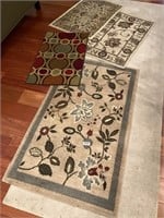 Lot of 6 small throw rugs
