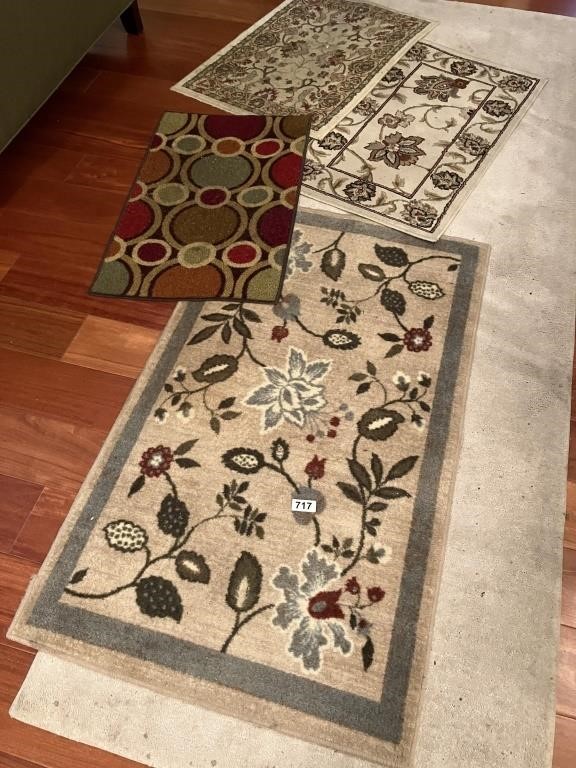 Lot of 6 small throw rugs