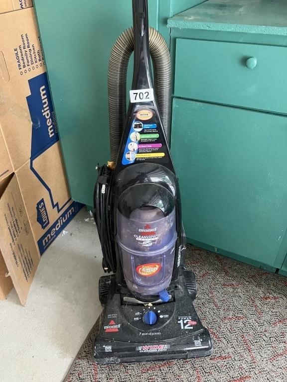 Bissell carpet shampooer