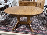 SOLID OAK EXTENSION TABLE WITH 2 LEAVES