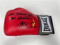 Autograph COA Boxing Glove Mike Tyson