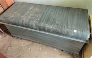 LANE CEDAR CHEST - PAINTED EXTERIOR - TOP NEEDS TO