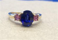 14K Gold Single Sapphire & 2 Ruby Ring