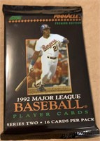 Unopened 1992 Pinnacle Baseball Card Pack