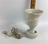 Aladdin Glass Milk Glass Table Lamp untested
