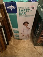 Bath tub safety bar