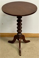 UNIQUE ANTIQUE NEW BRUNSWICK PINE CIRCULAR STAND