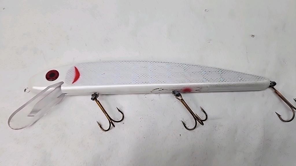 Musky lure 14 inches