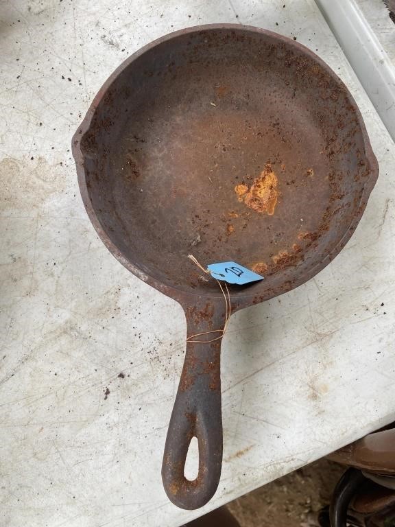 No. 3 6 5/8 inch cast iron pan