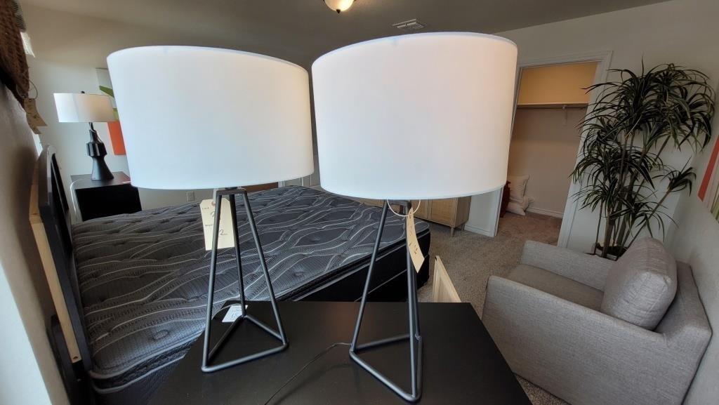 2PC TABLE LAMPS