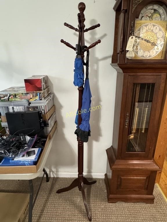 Mahogany coat tree, 72"Tall, 3- Umbrellas